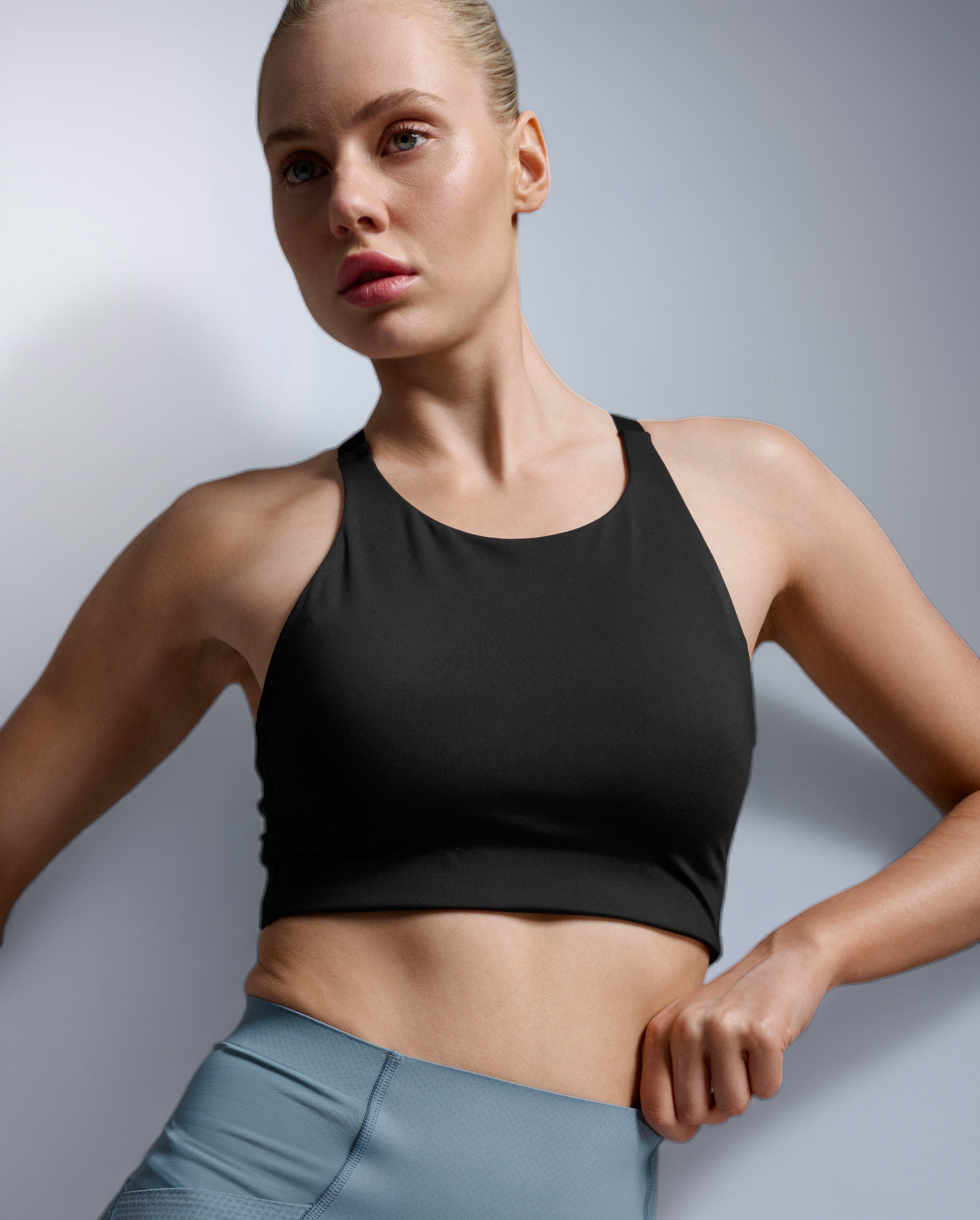 2xu-aero-trail-medium-impact-bra-reggiseno-running-donna-nero image 7