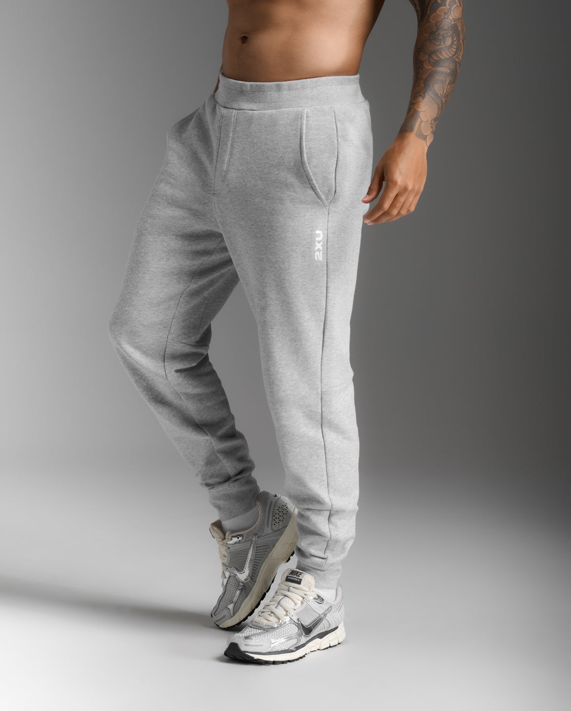 2xu-aspire-pantaloni-tuta-fleece-uomo-grigio image 4