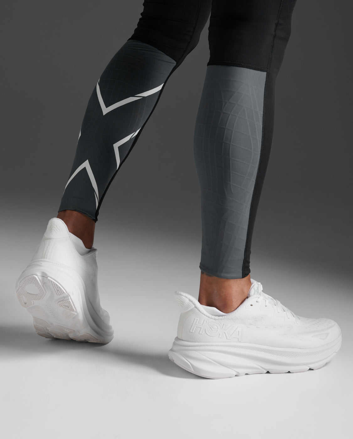 2xu-light-speed-react-compression-tights-leggings-running-neri image 5