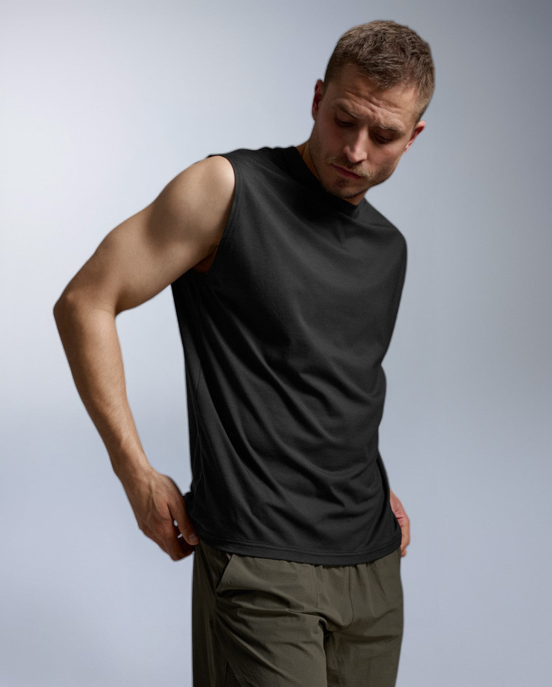 2xu-motion-oversized-tencel-tank-uomo-nero image 2