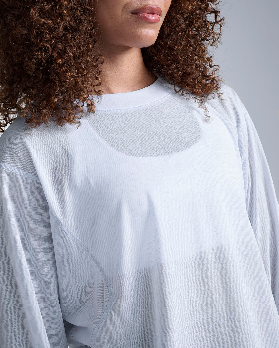 2xu-relight-long-sleeve-maglia-training-donna-manica-lunga image 4