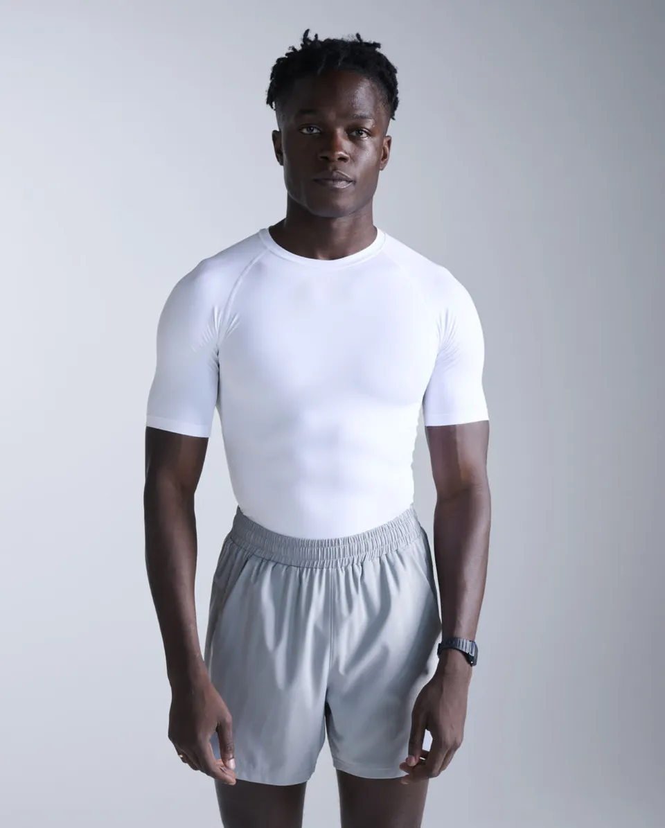 2xu-core-compression-short-sleeve-bianca image 1