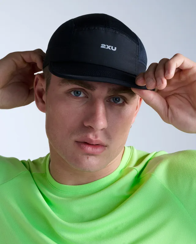 2xu-light-speed-small-cap-cappellino-running-nero image 1