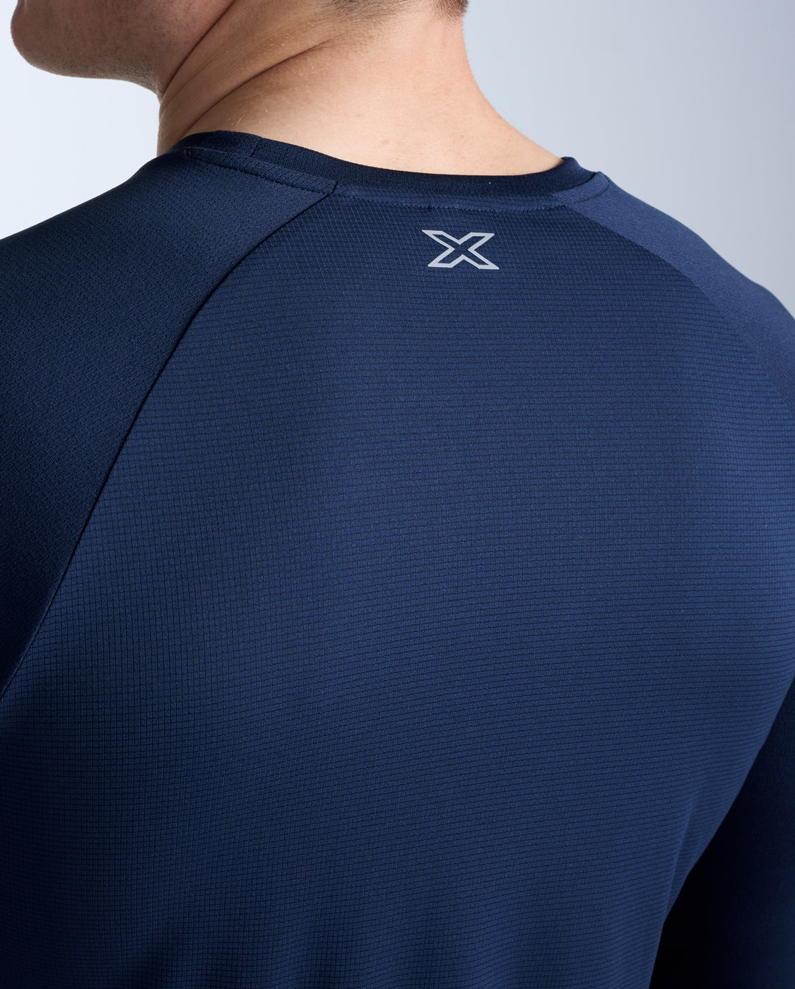 2xu-aero-long-sleeve-maglia-running-manica-lunga-blu-navy image 4