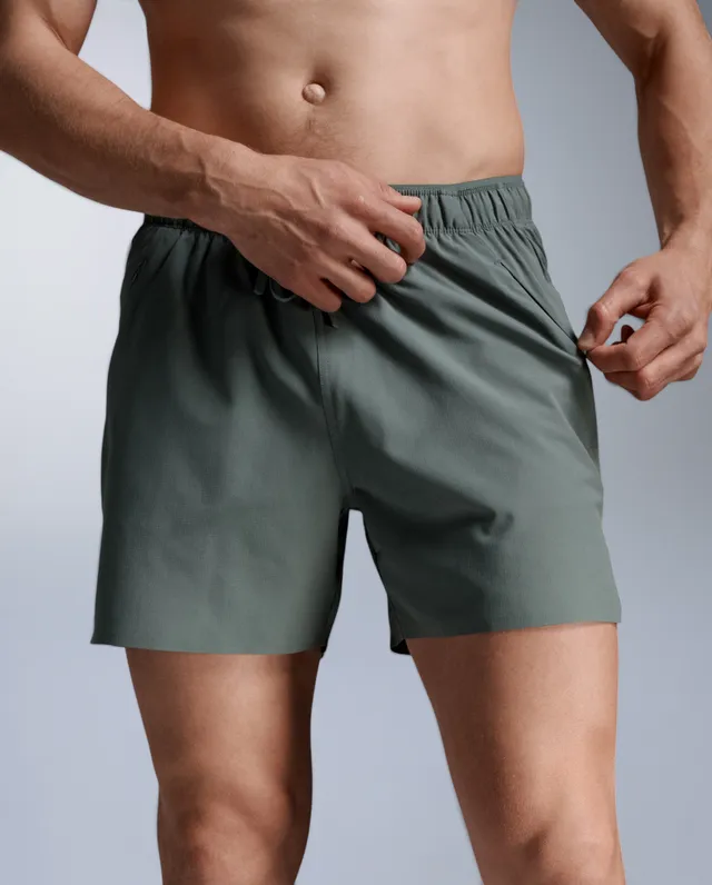 2xu-motion-5-inch-unlined-shorts-pantaloncini-training-corti-uomo image 1